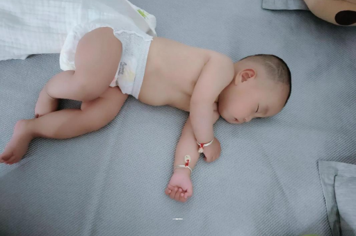 新泰怀孕多久肚子会胀气